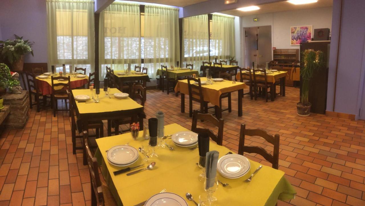 Hotel Restaurant L'Agapanthe Pont-de-Salars Bagian luar foto