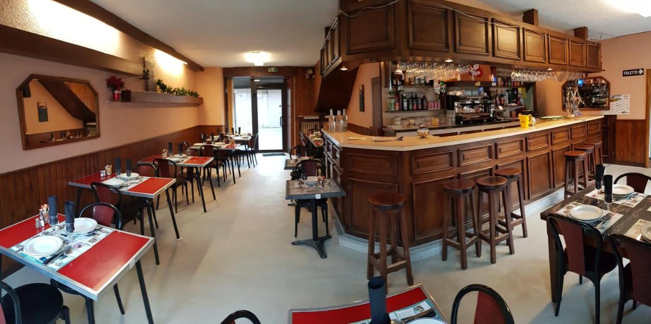 Hotel Restaurant L'Agapanthe Pont-de-Salars Bagian luar foto